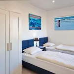 Visit Baltic - Mlodej Sztuki Rs2 11 アパート シフィノウイシチェ