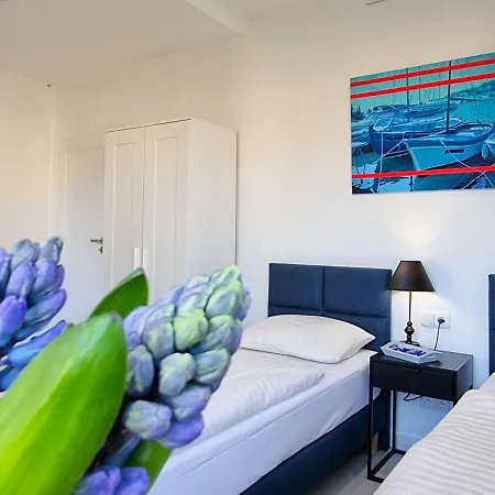 Visit Baltic - Mlodej Sztuki Rs2 11 *