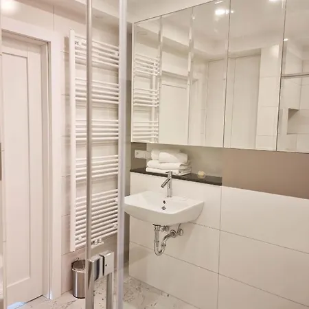 Visit Baltic - Mlodej Sztuki Rs2 11 Apartment